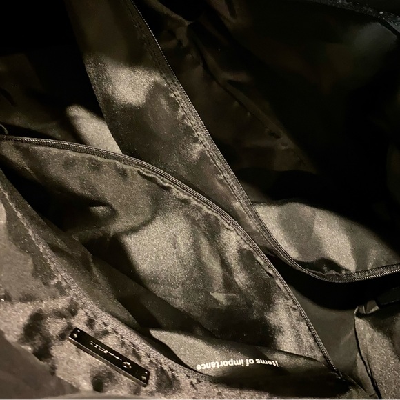 Lululemon Out Of Range Duffel *33L - Picture 8 of 10